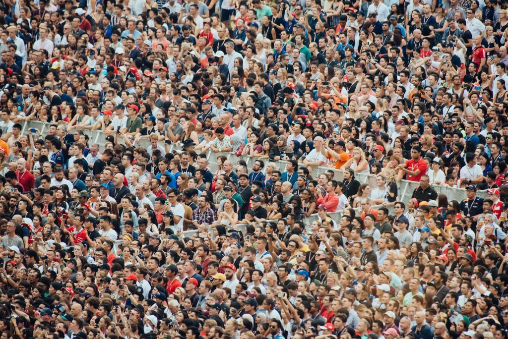 a large crowd of people